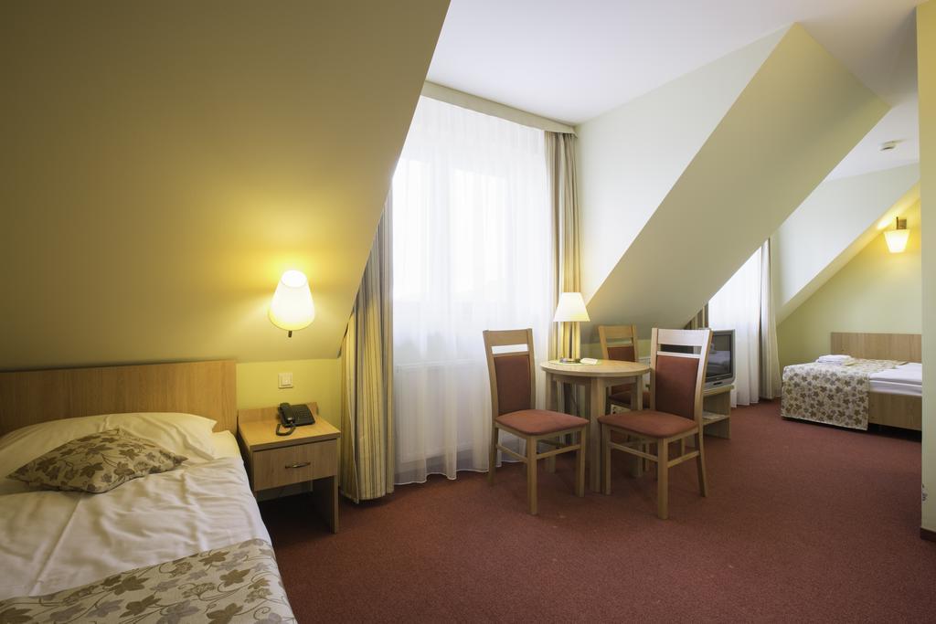 Ski Hotel Piwniczna-Zdroj Εξωτερικό φωτογραφία