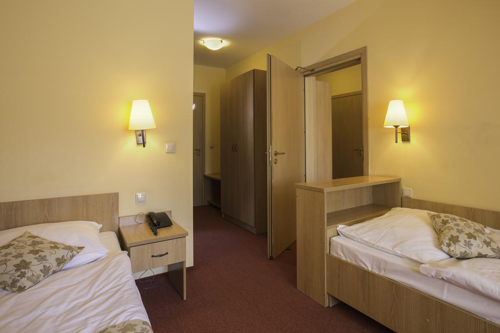 Ski Hotel Piwniczna-Zdroj Εξωτερικό φωτογραφία