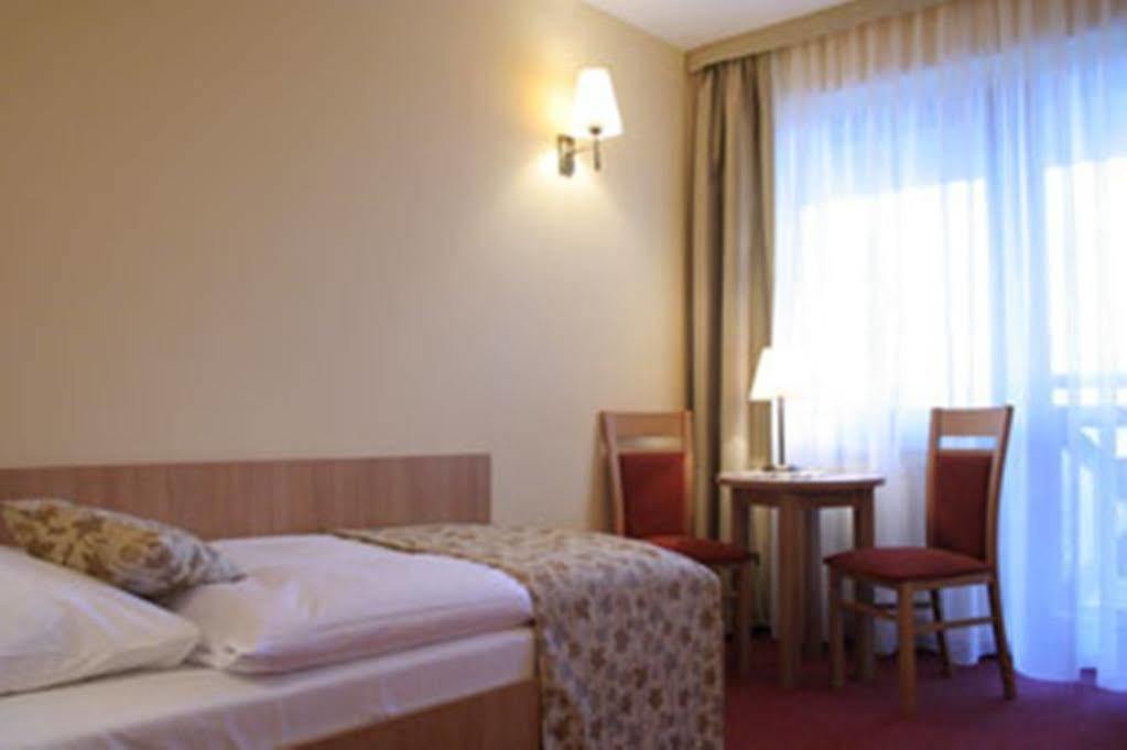 Ski Hotel Piwniczna-Zdroj Εξωτερικό φωτογραφία