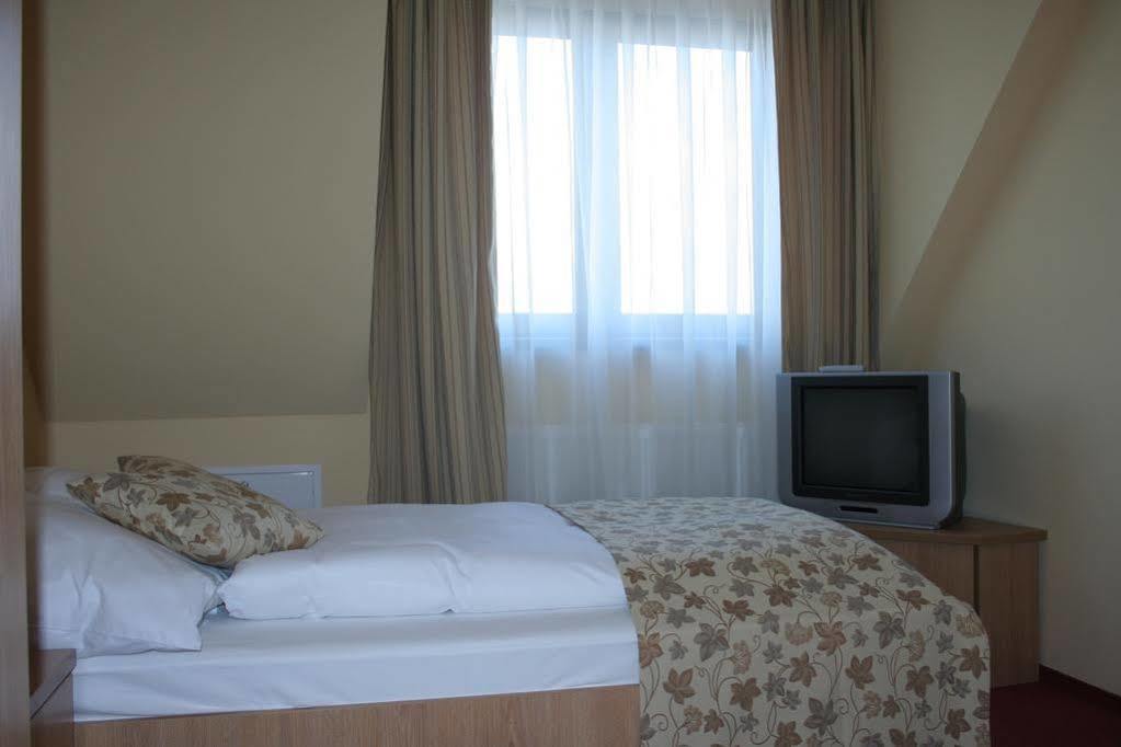 Ski Hotel Piwniczna-Zdroj Εξωτερικό φωτογραφία