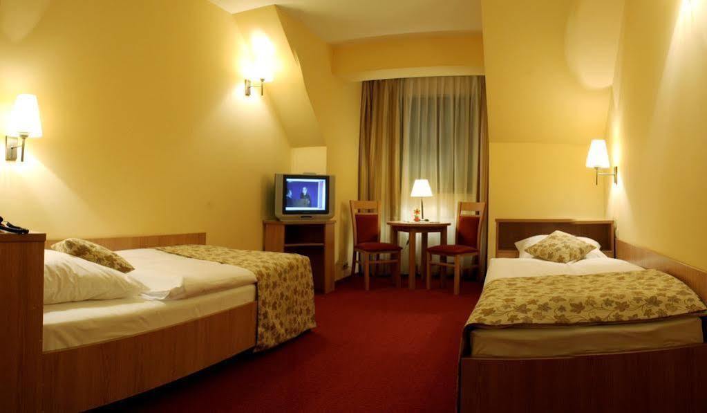 Ski Hotel Piwniczna-Zdroj Εξωτερικό φωτογραφία