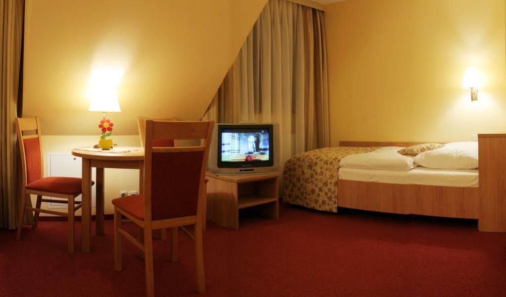 Ski Hotel Piwniczna-Zdroj Εξωτερικό φωτογραφία